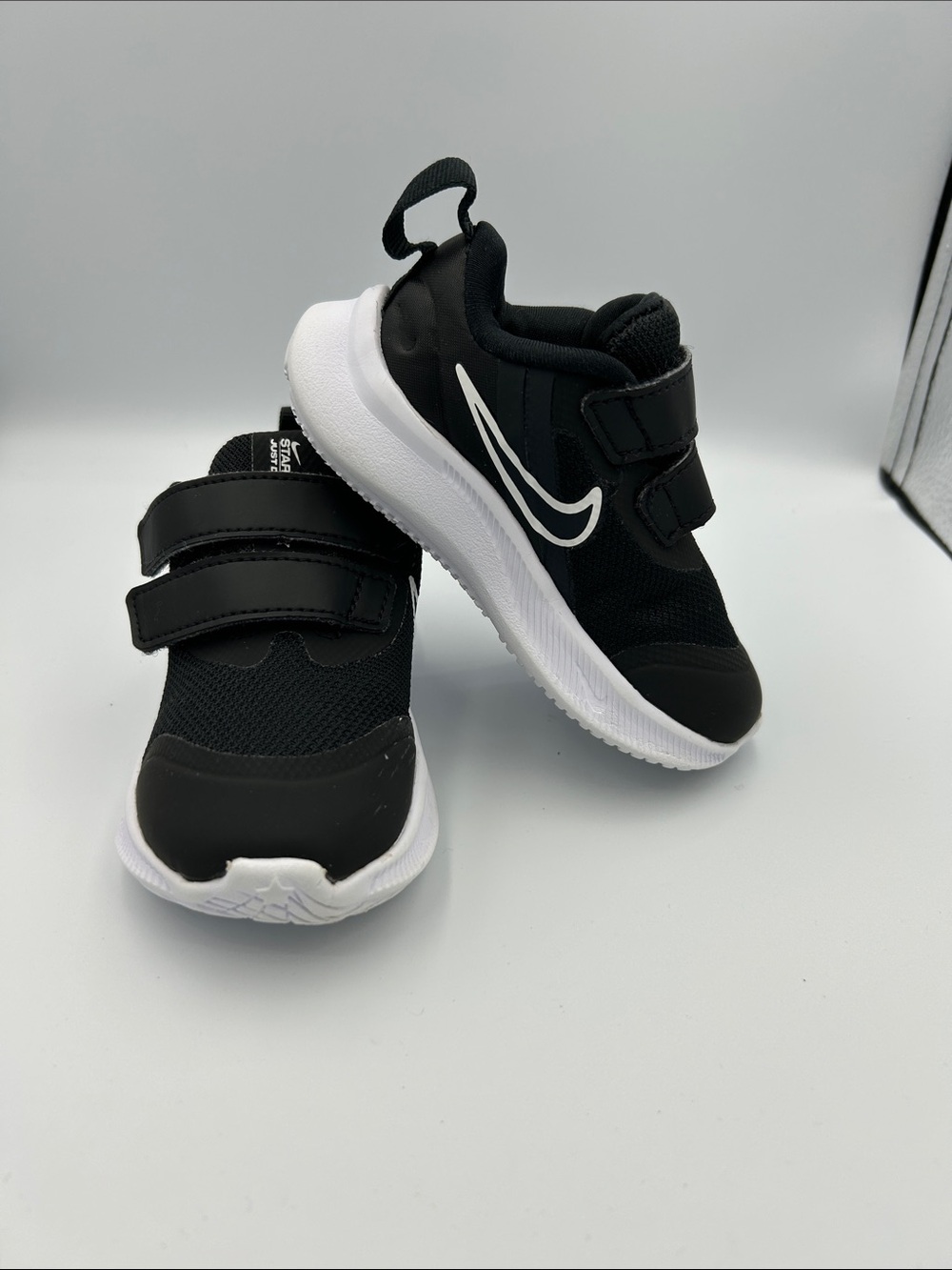 Nike Kids Black & White Star Runner shoes with Velcro Straps